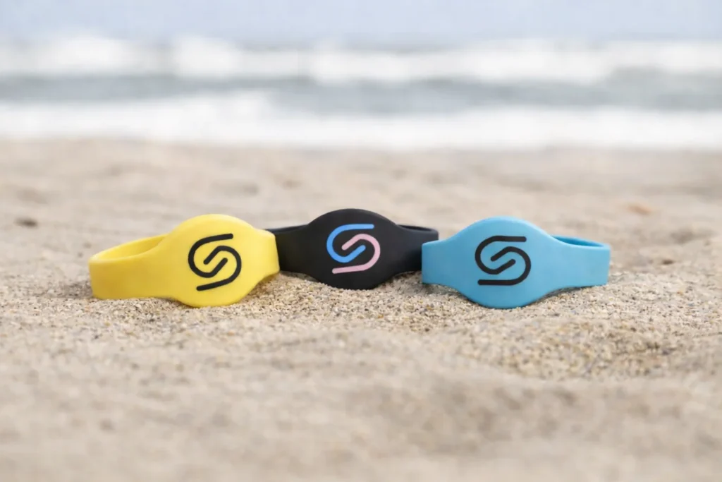 SoCashless-NFC-Wristbands-for-hostel-hotel-POS-System-in-the-sand